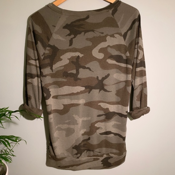 TNA camouflage high-low top - Picture 2 of 3